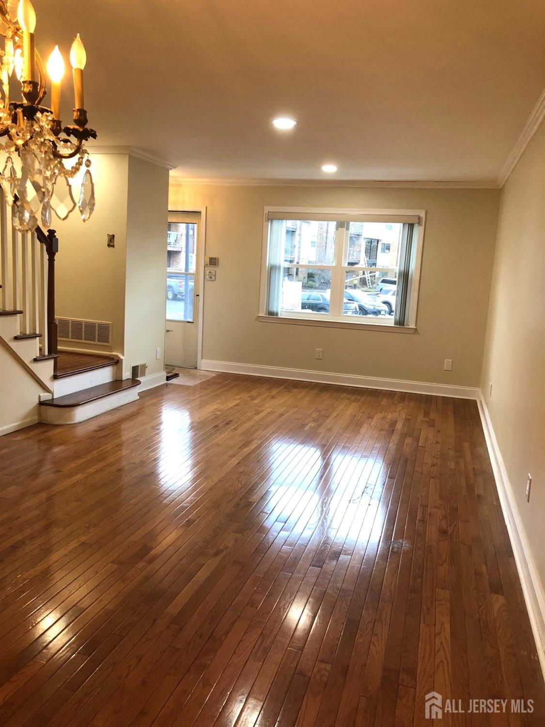 705 Sharon Garden Court Image 3