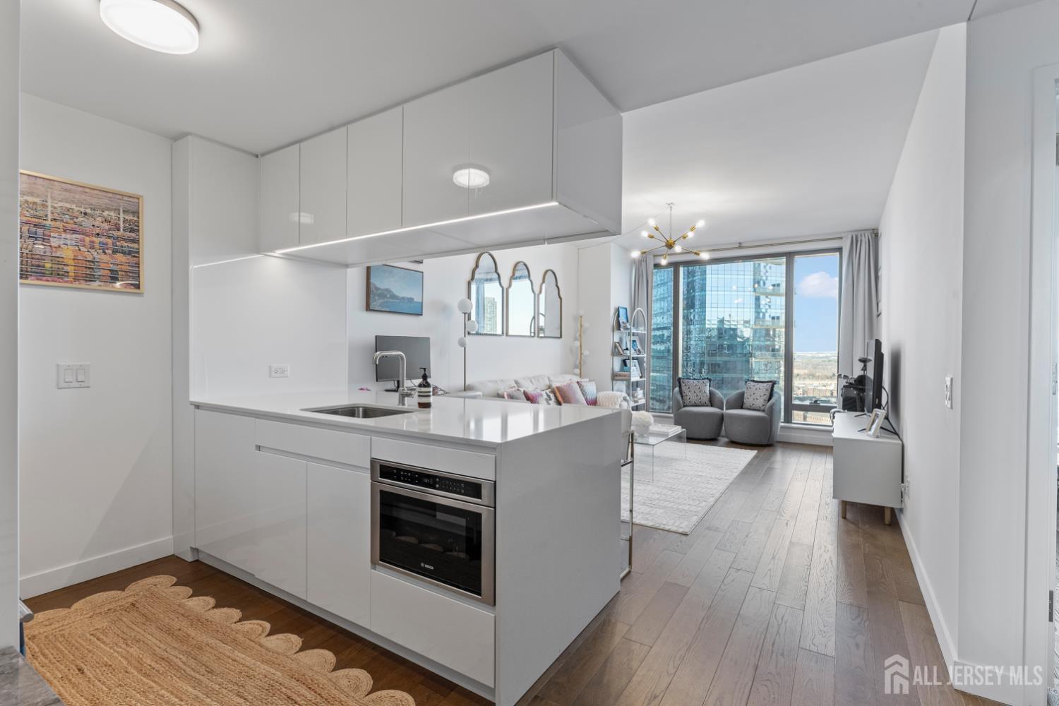 99 Hudson Street 1603 Image 4