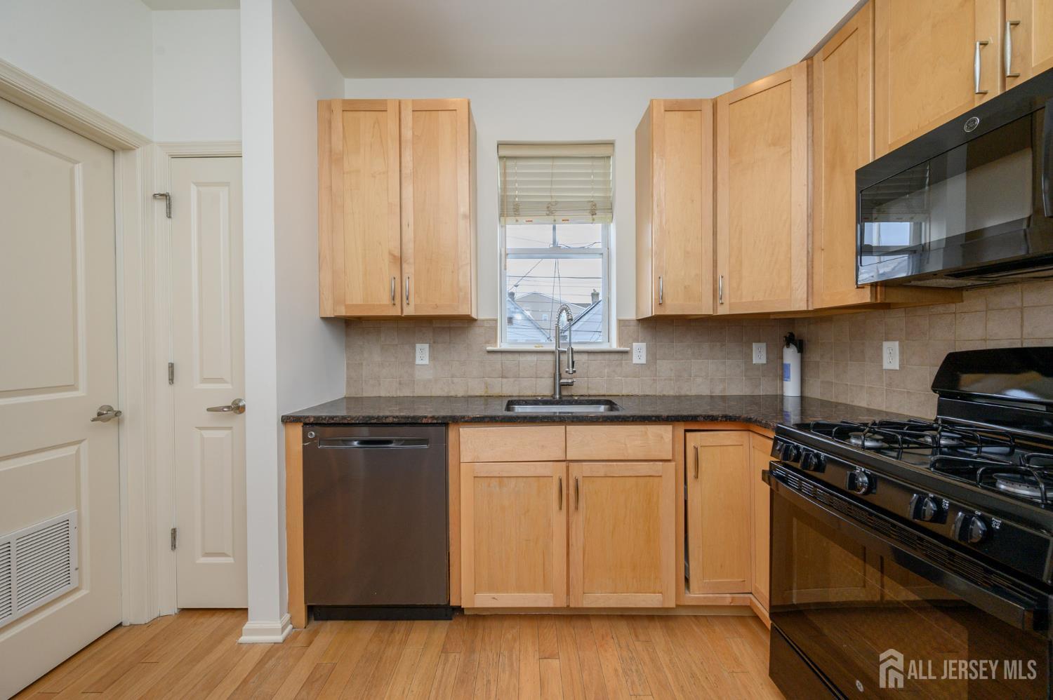 361 Lehigh Avenue, Perth Amboy, NJ, 08861 image 9