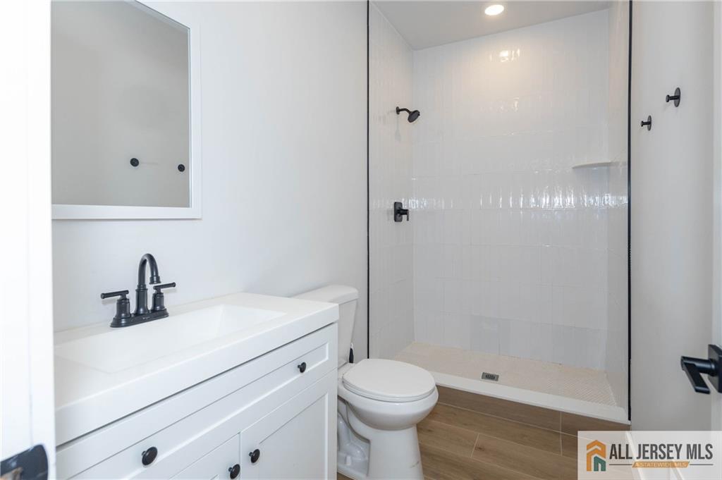 27 S 2nd Street, Fords, NJ, 08863 image 17