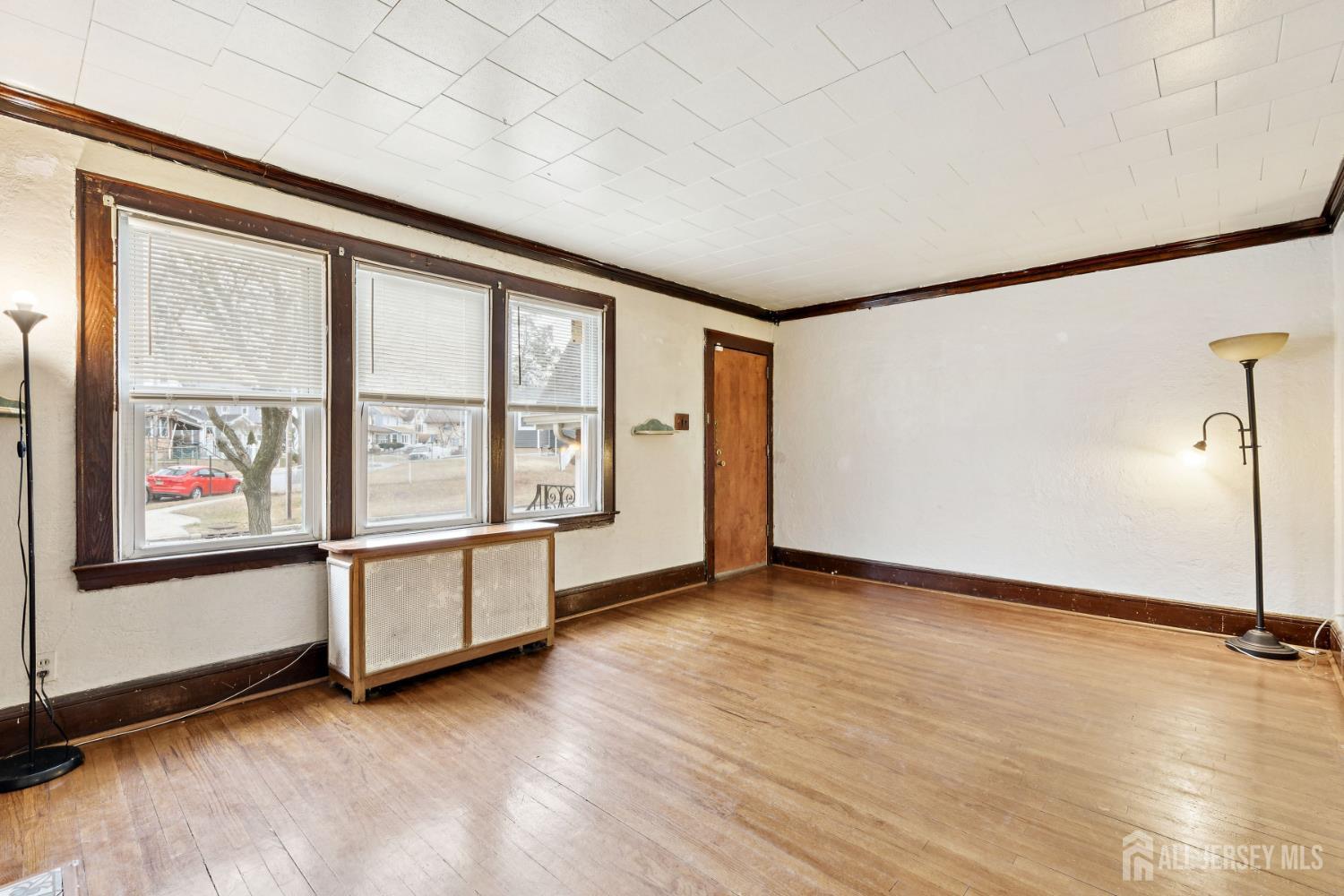 193 Hoffman Boulevard Image 2