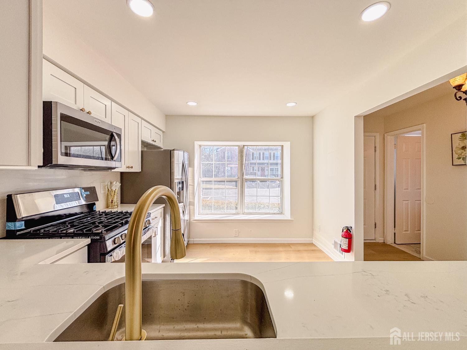 386 INWOOD Court 386, Franklin Twsp, NJ, 08873 image 10