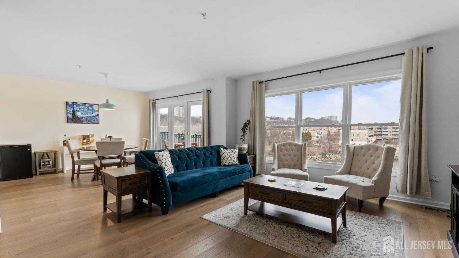 344 The Promenade Image 2