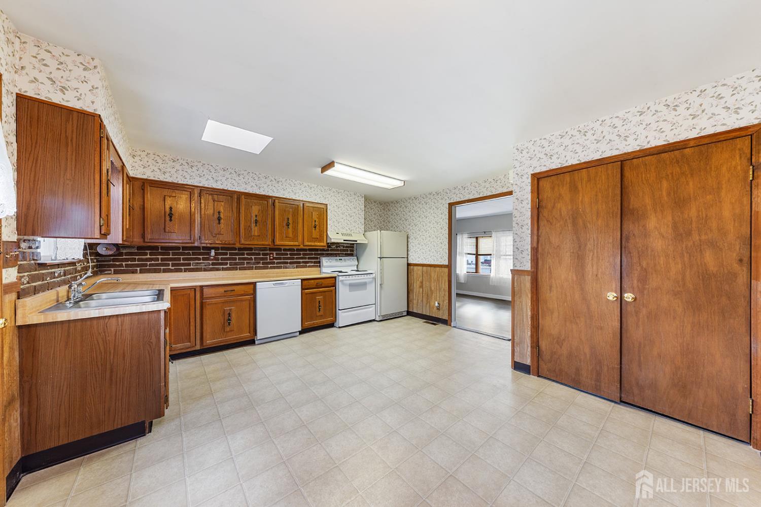 104 Roosevelt Avenue, Old Bridge, NJ, 08879 image 8