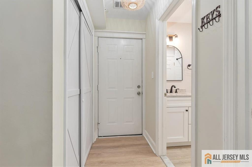 309 Stratford Place Image 3