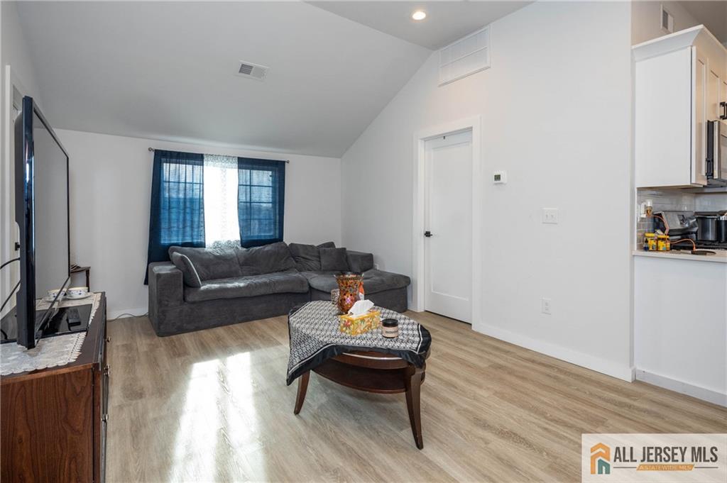 27 S 2nd Street, Fords, NJ, 08863 image 22