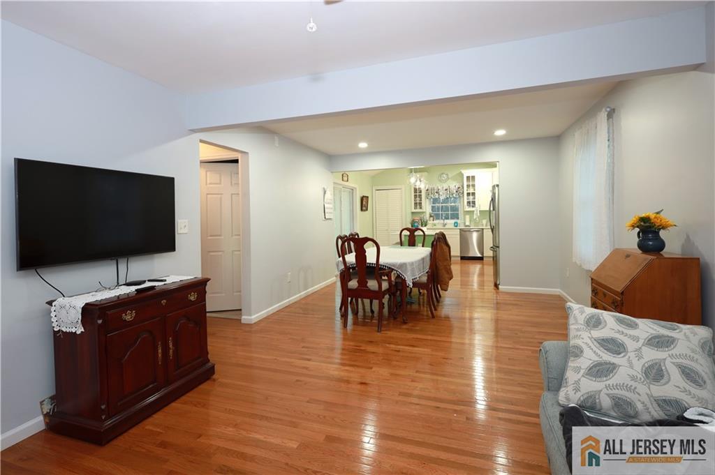 641 Fairview Avenue Image 3