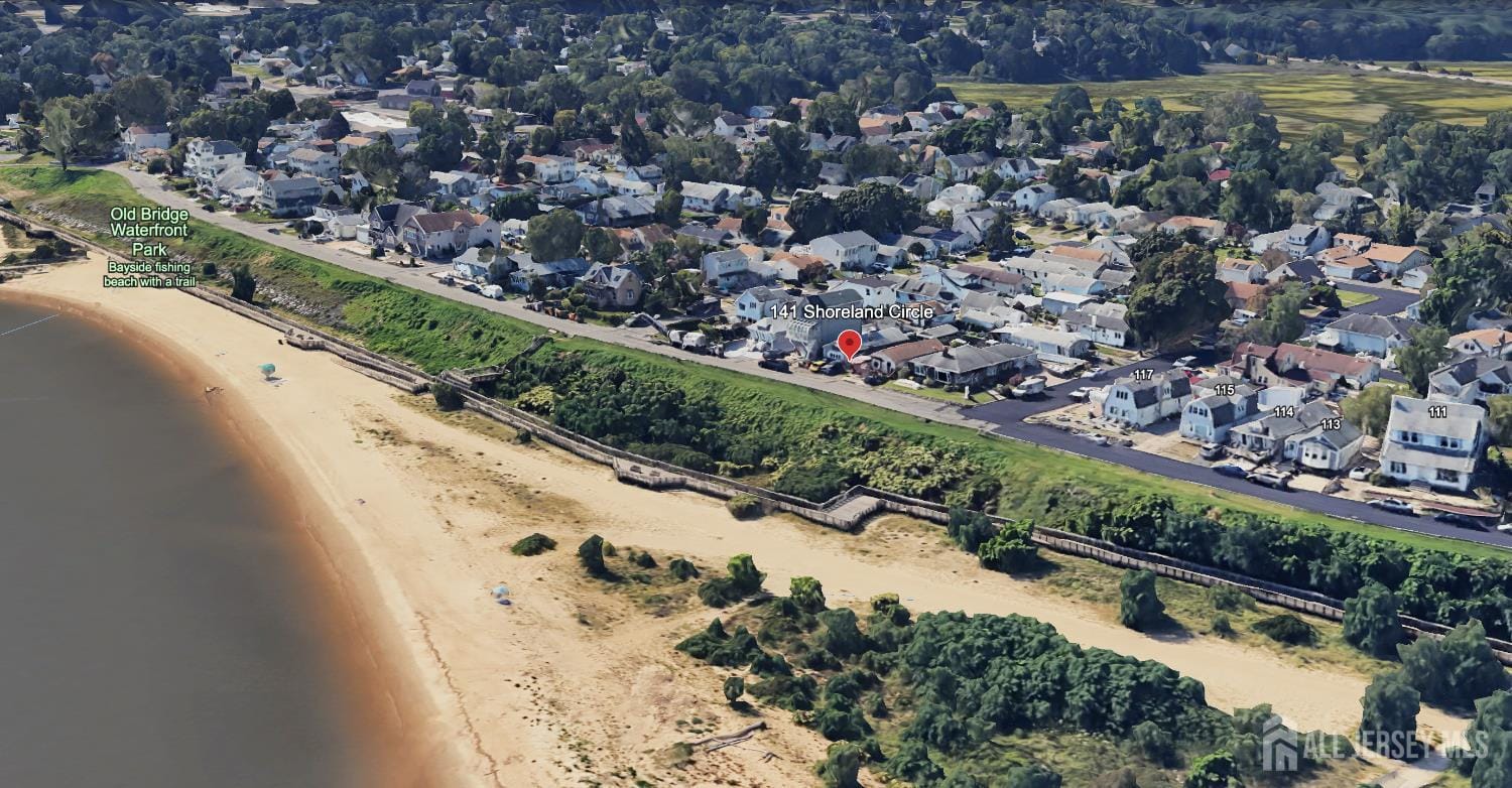 141 Shoreland Circle Image 3