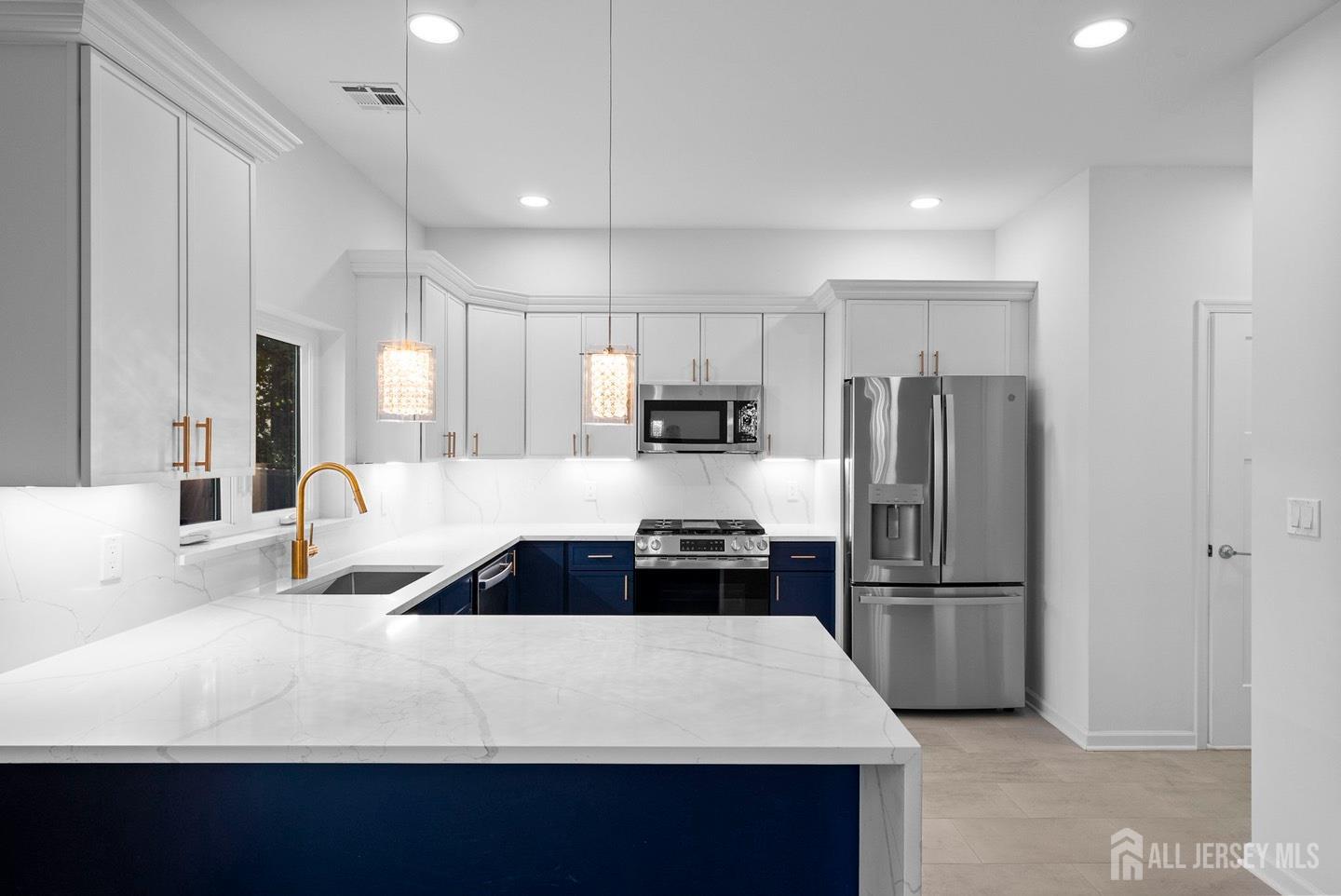 410 Morris Place Image 2