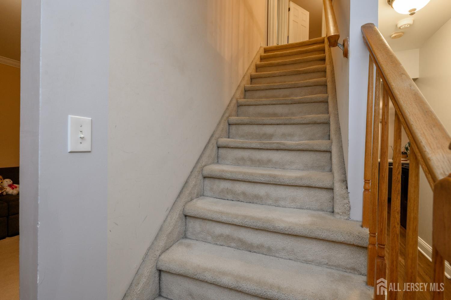 285 Nathan Court, Aberdeen, NJ, 07721 image 18