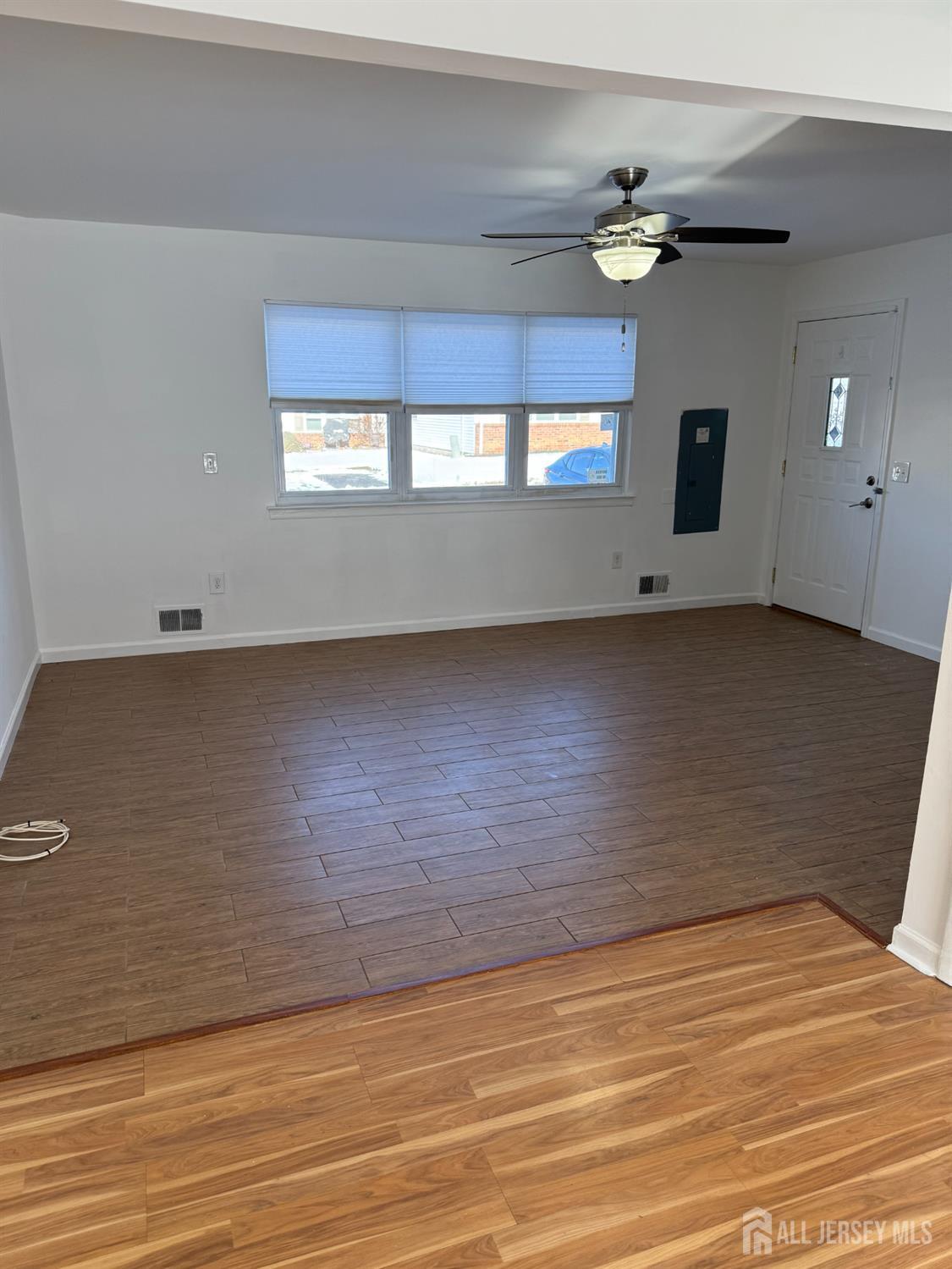 8 Minnesota Drive B Image 3