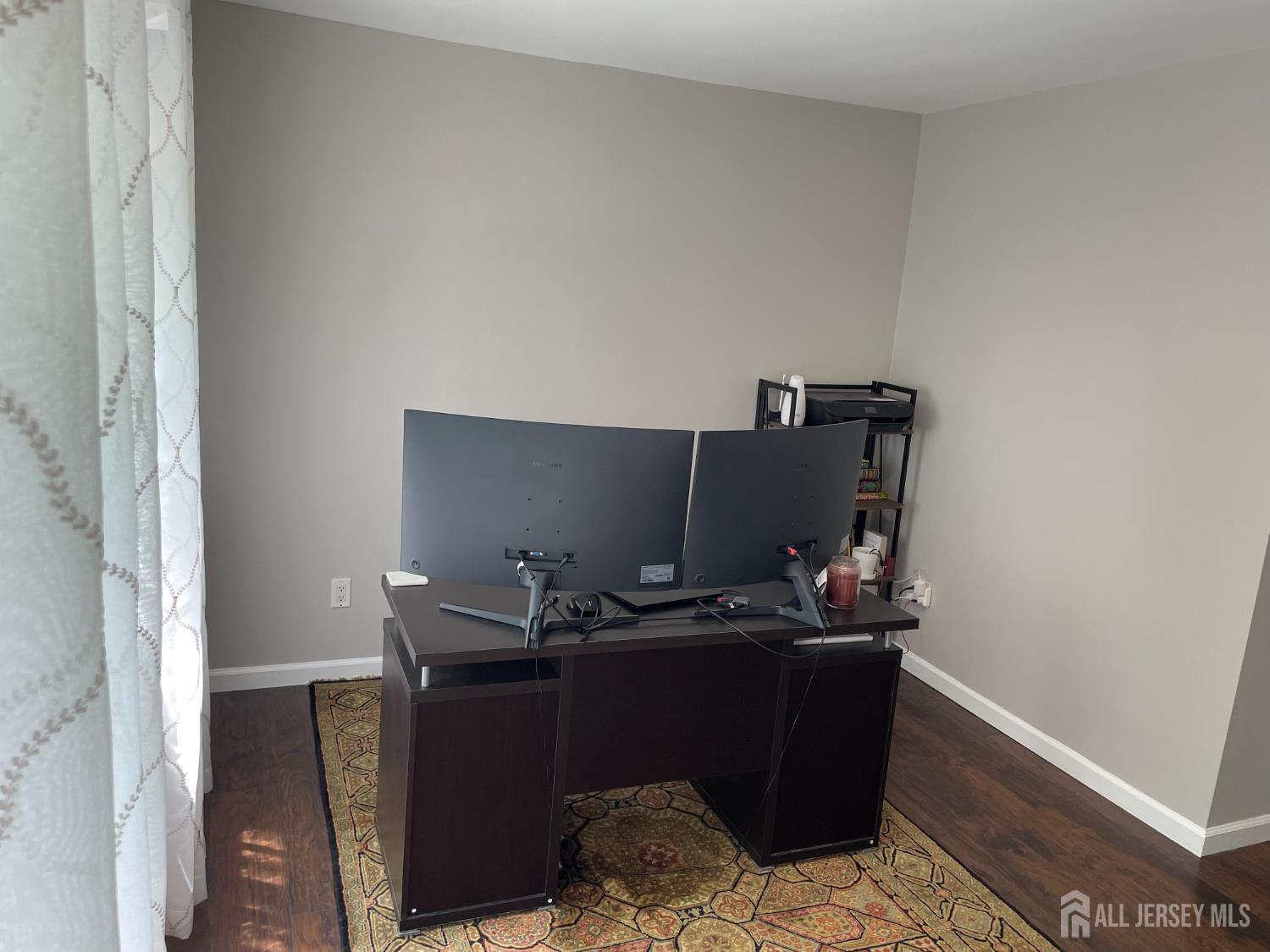 1306 stoneridge Circle Image 4