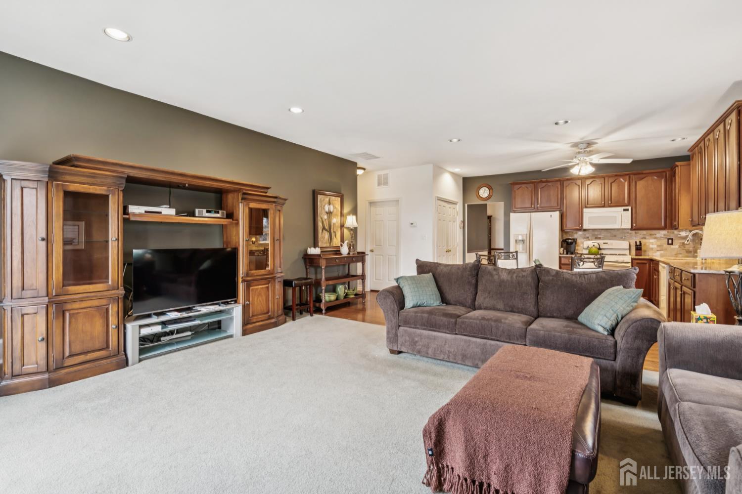 6 Holly Manor Court, Helmetta, NJ, 08828 image 9