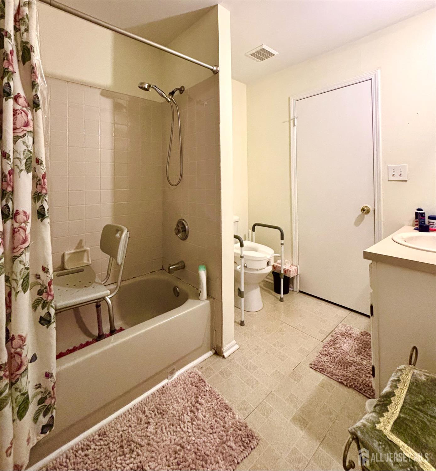 3 Peachtree Lane, Jamesburg, NJ, 08831 image 17