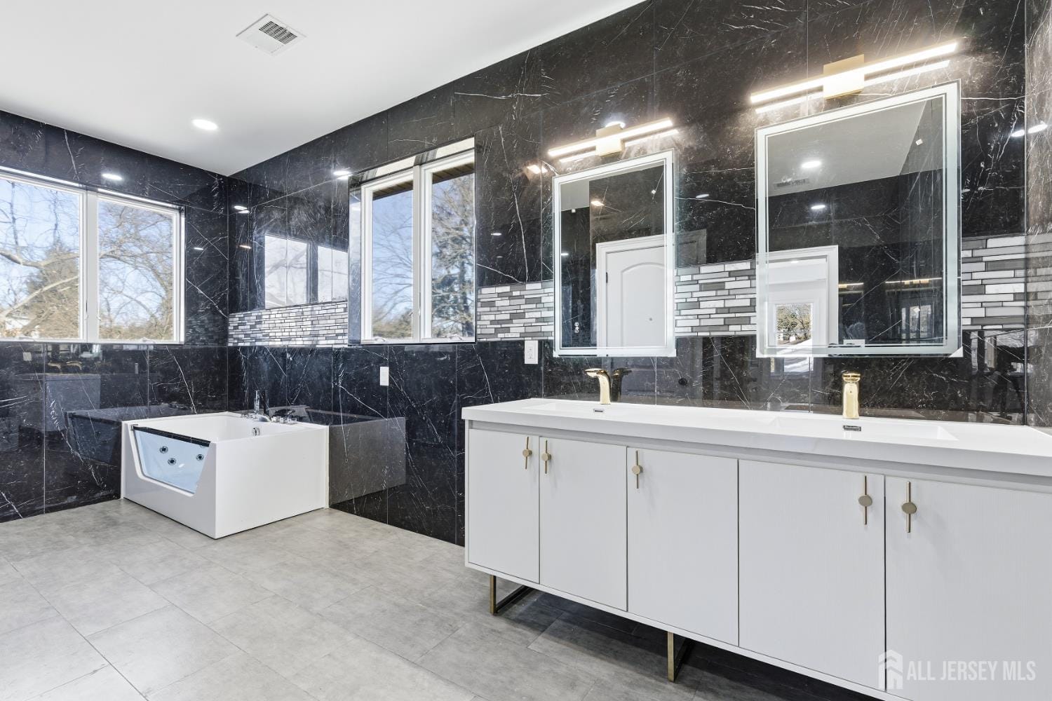 4 Hemlock Drive, Edison, NJ, 08820 image 36