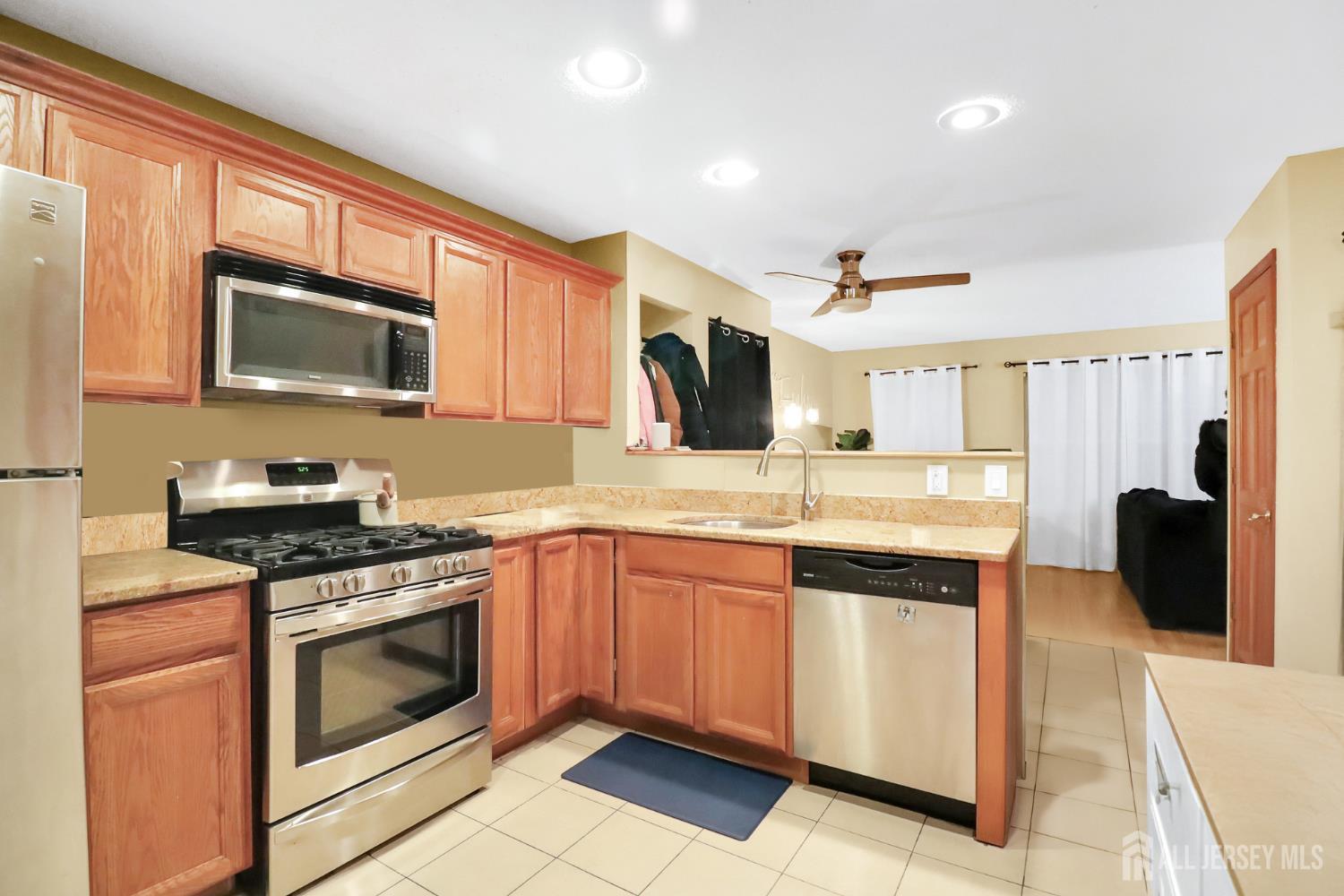 140 Lawrence Street, New Brunswick, NJ, 08901 image 18