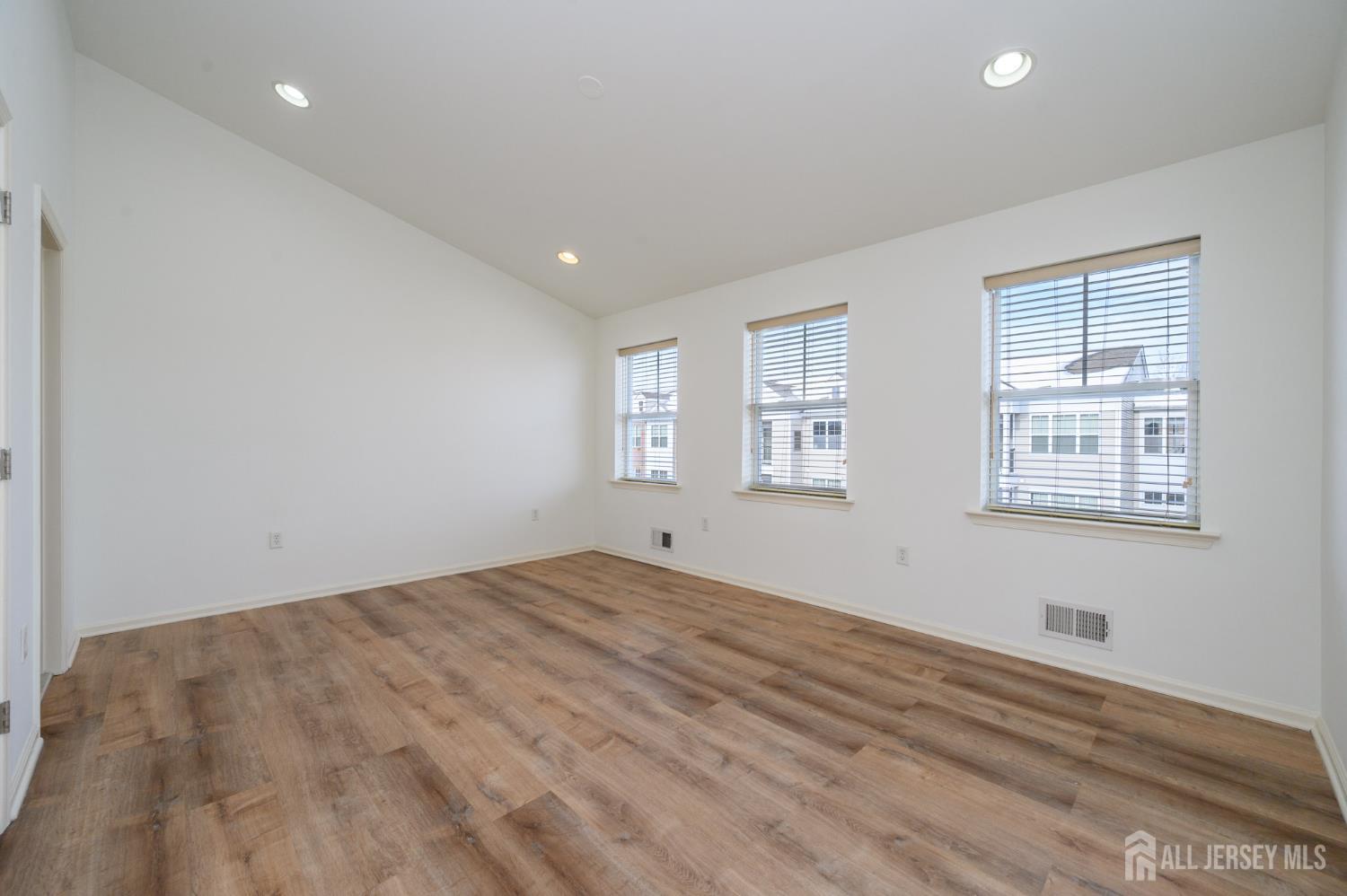 361 Lehigh Avenue, Perth Amboy, NJ, 08861 image 14