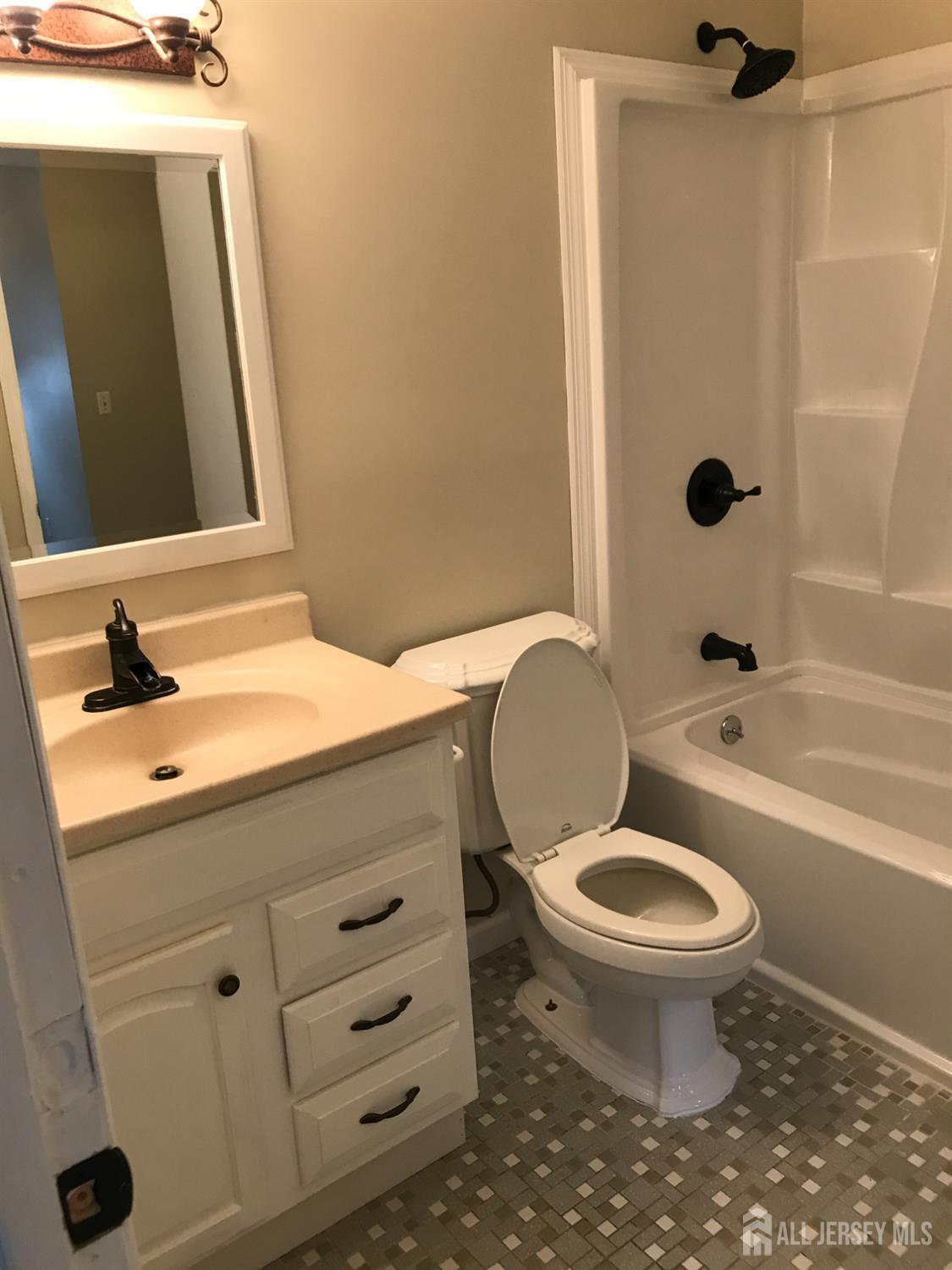 233 Leeward Road Image 5