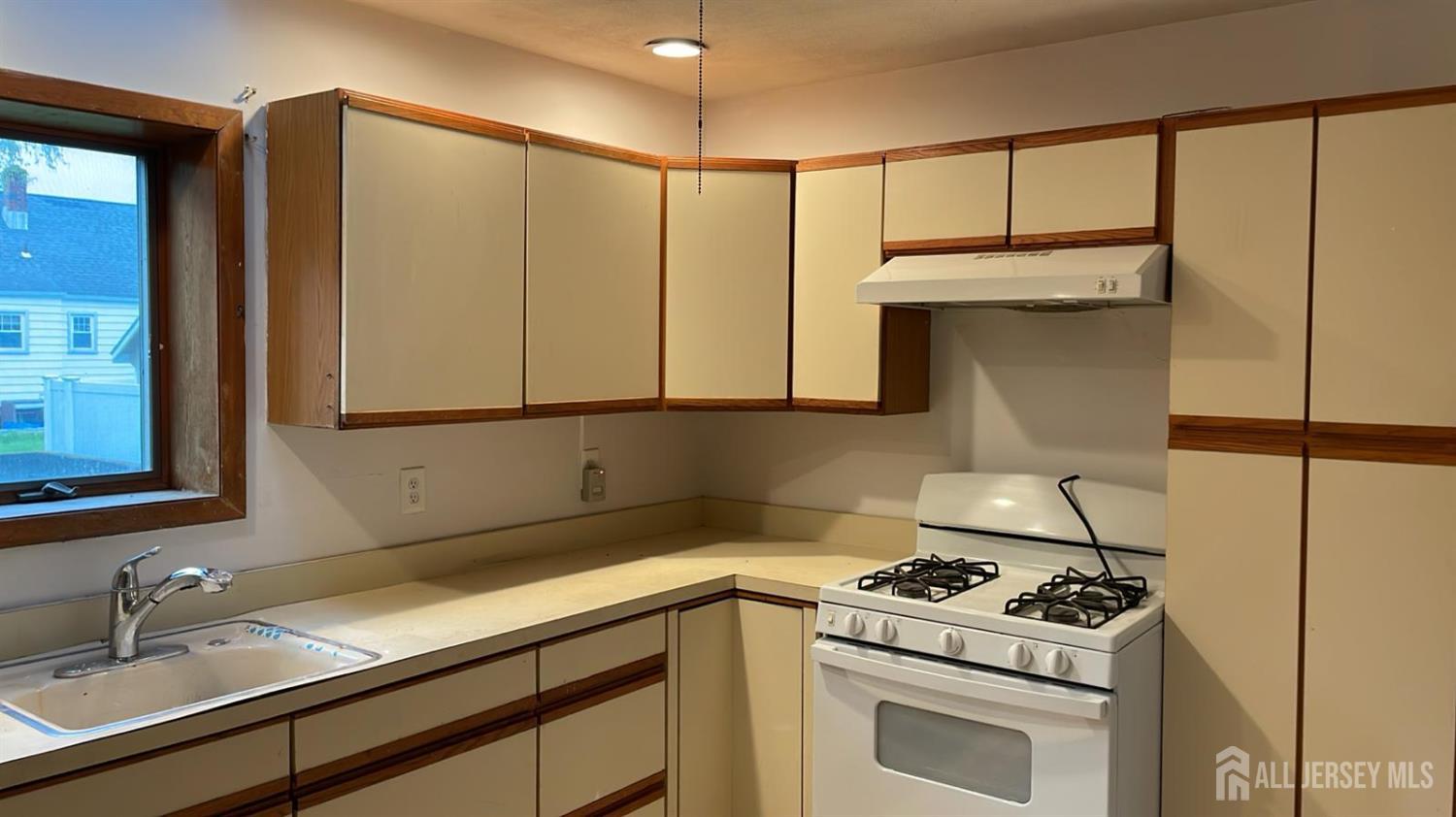 11 S Pelham Ave Avenue Image 4