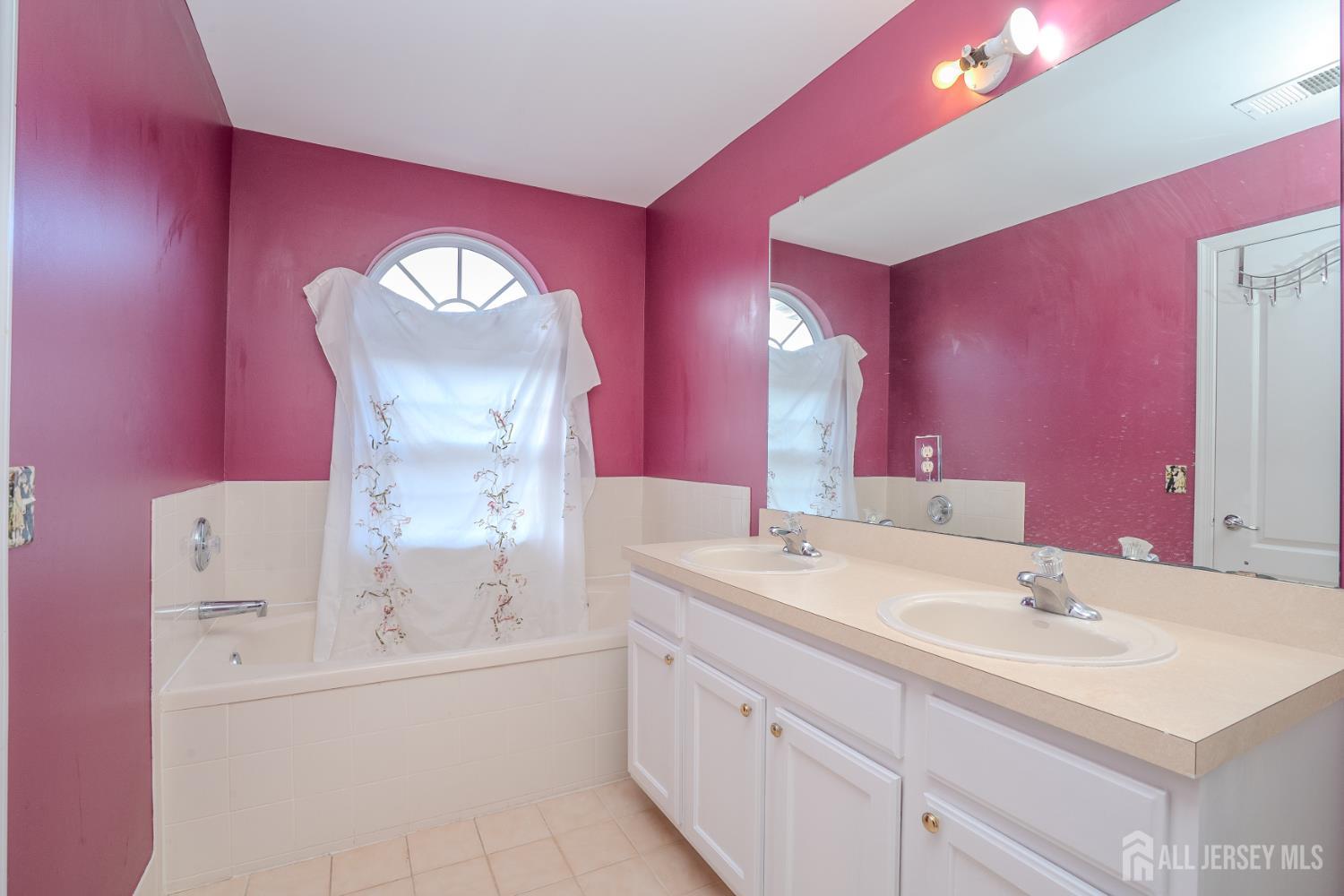 903 Swallow Court, North Brunswick, NJ, 08902 image 17