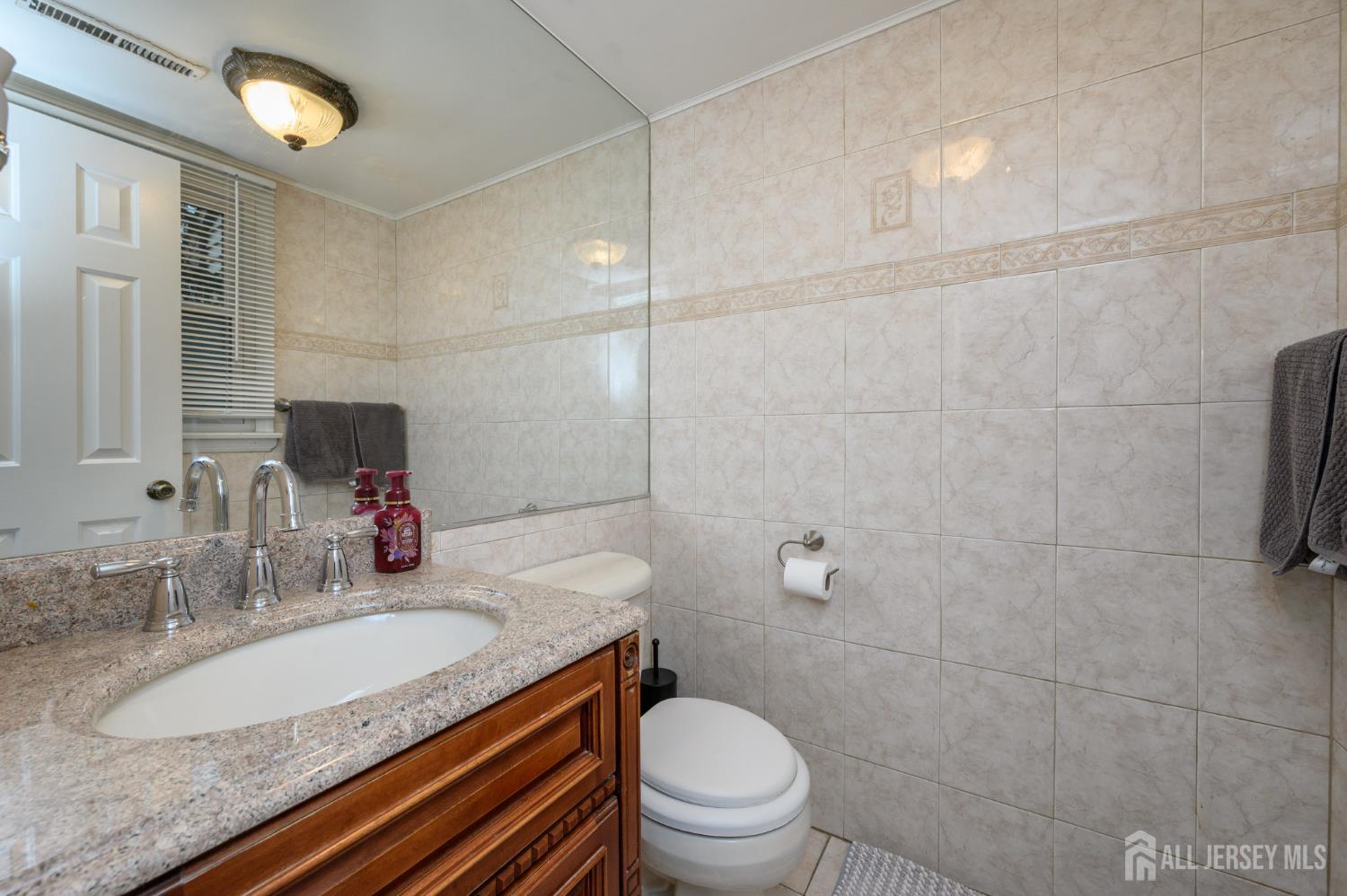 285 Nathan Court, Aberdeen, NJ, 07721 image 17