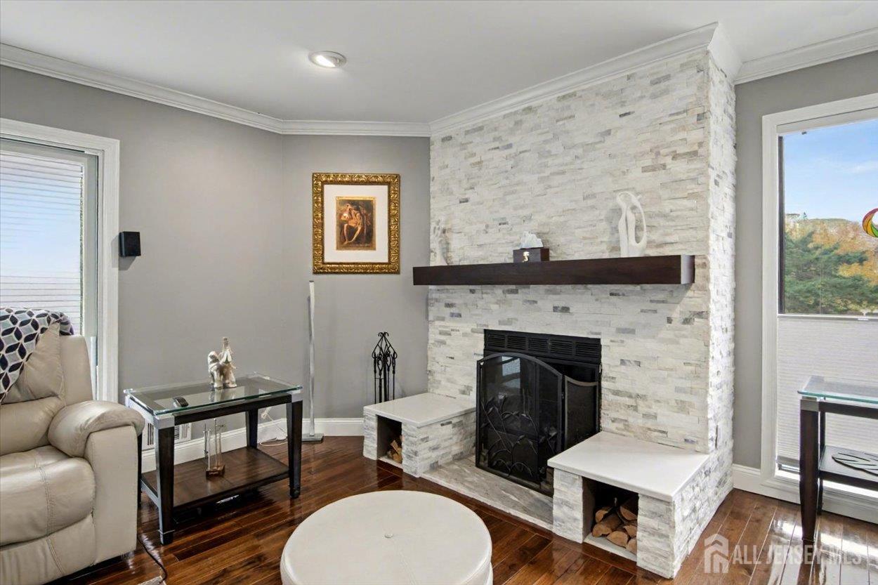 120 Diamond Lane Image 4