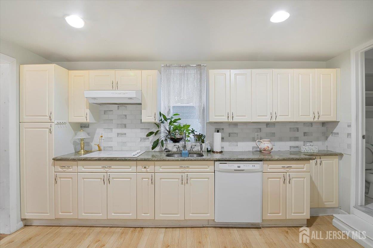 476 Harrison Street Image 4