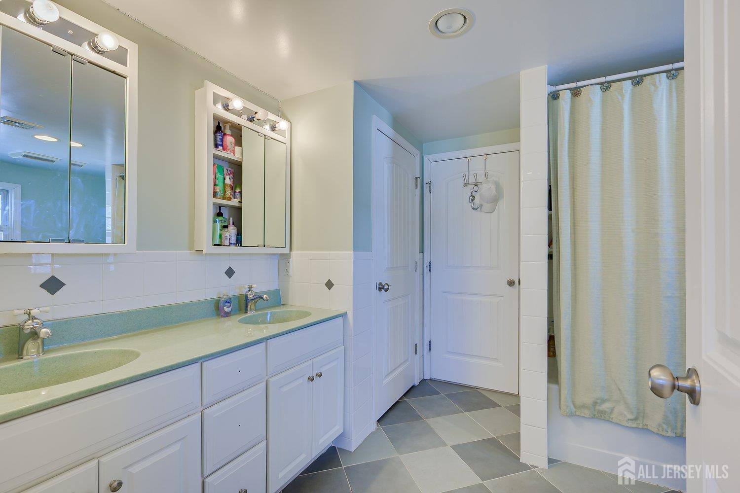 188 E Chestnut Avenue, Metuchen, NJ, 08840 image 36