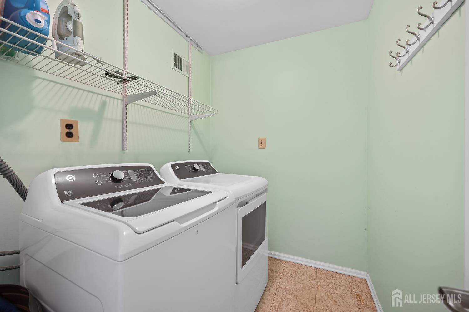 18 Apache Court, East Brunswick, NJ, 08816 image 25