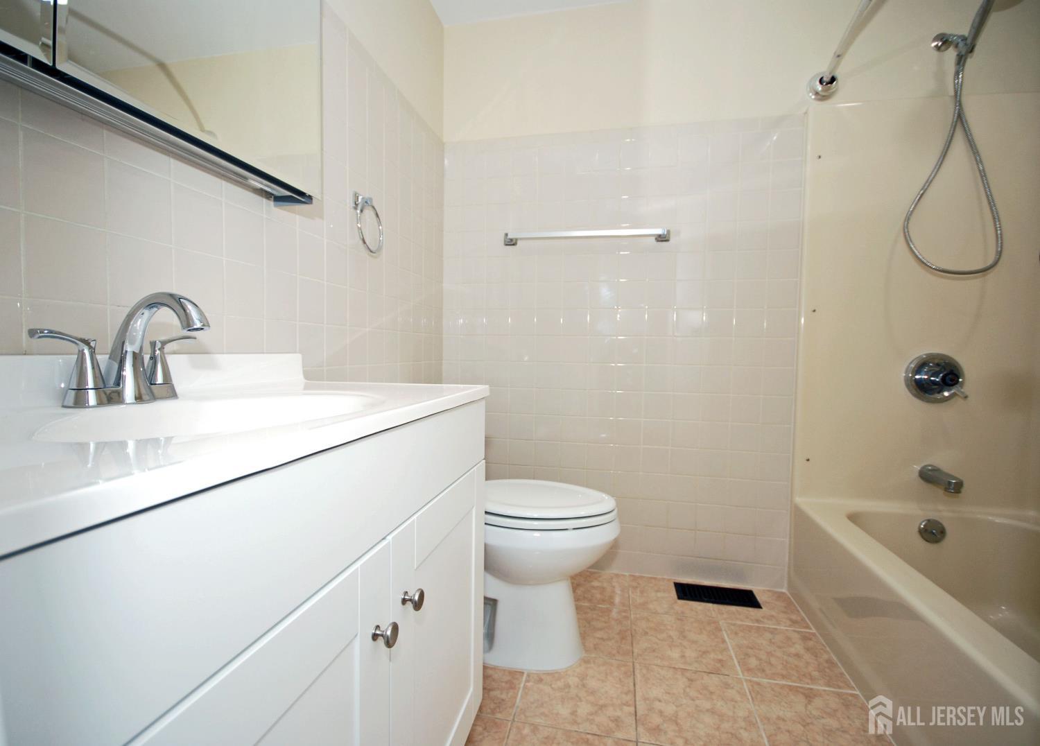 824 Drake Avenue, Middlesex, NJ, 08846 image 33