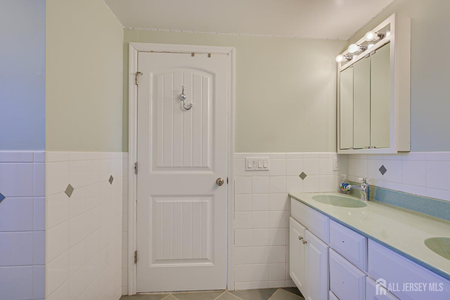 188 E Chestnut Avenue, Metuchen, NJ, 08840 image 37