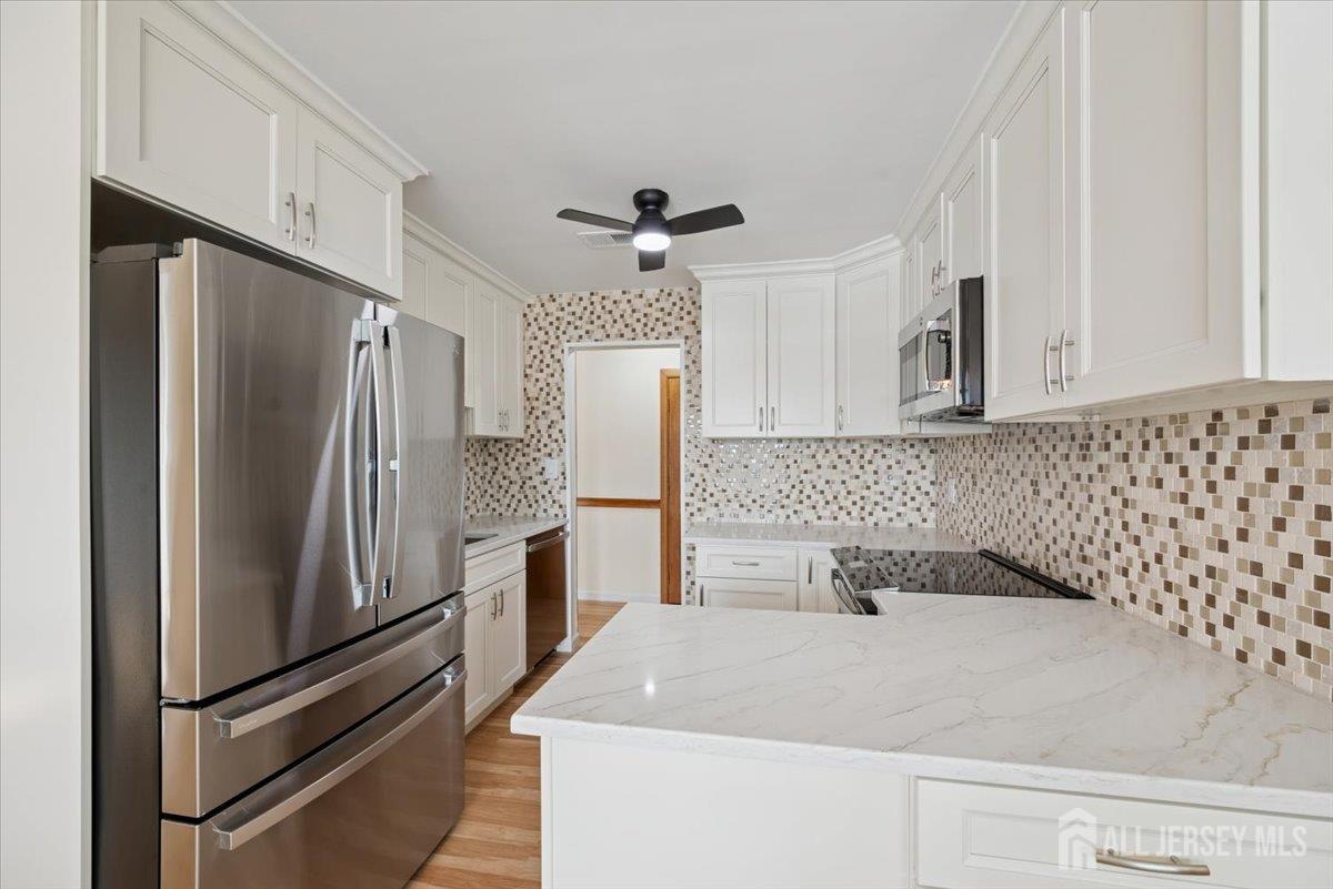 209 Green Hollow Drive Image 3