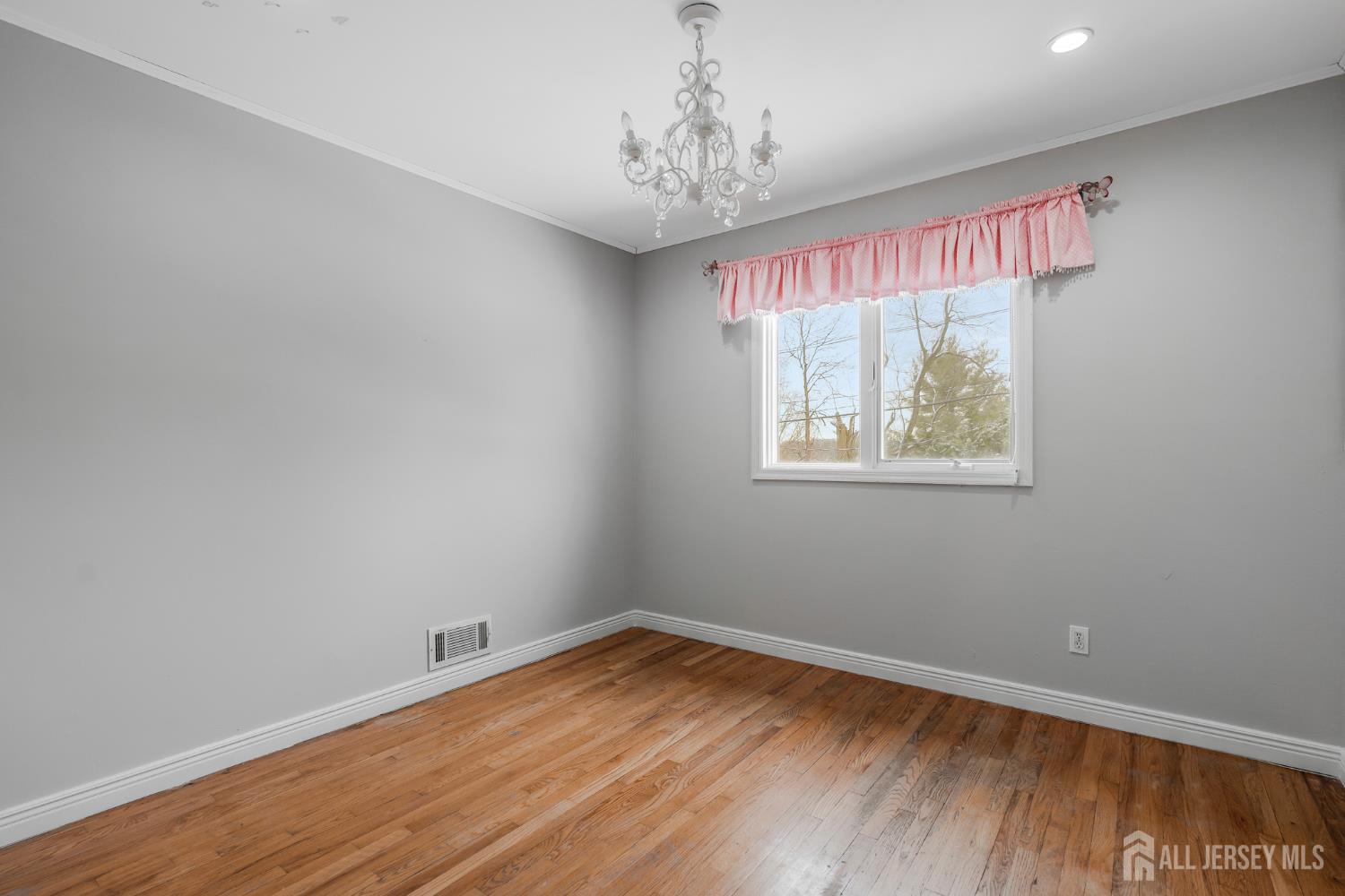 325 Colonia Boulevard, Colonia, NJ, 07067 image 16