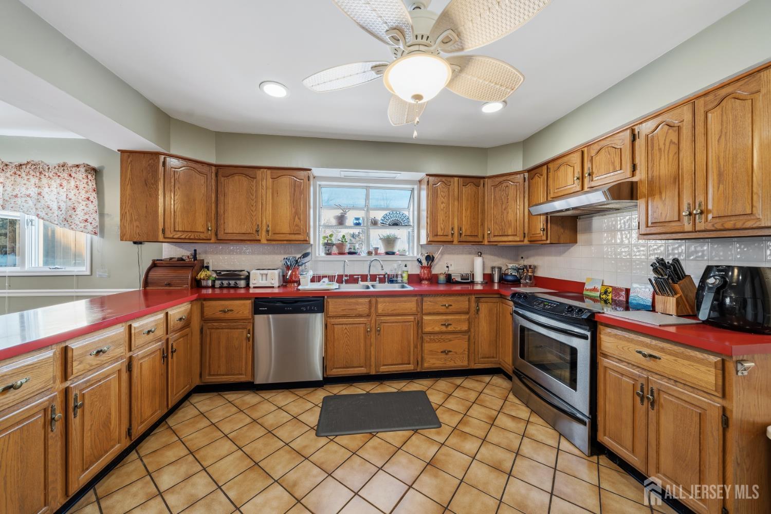 4 SANTINA Court, Lawrence, NJ, 08648 image 14