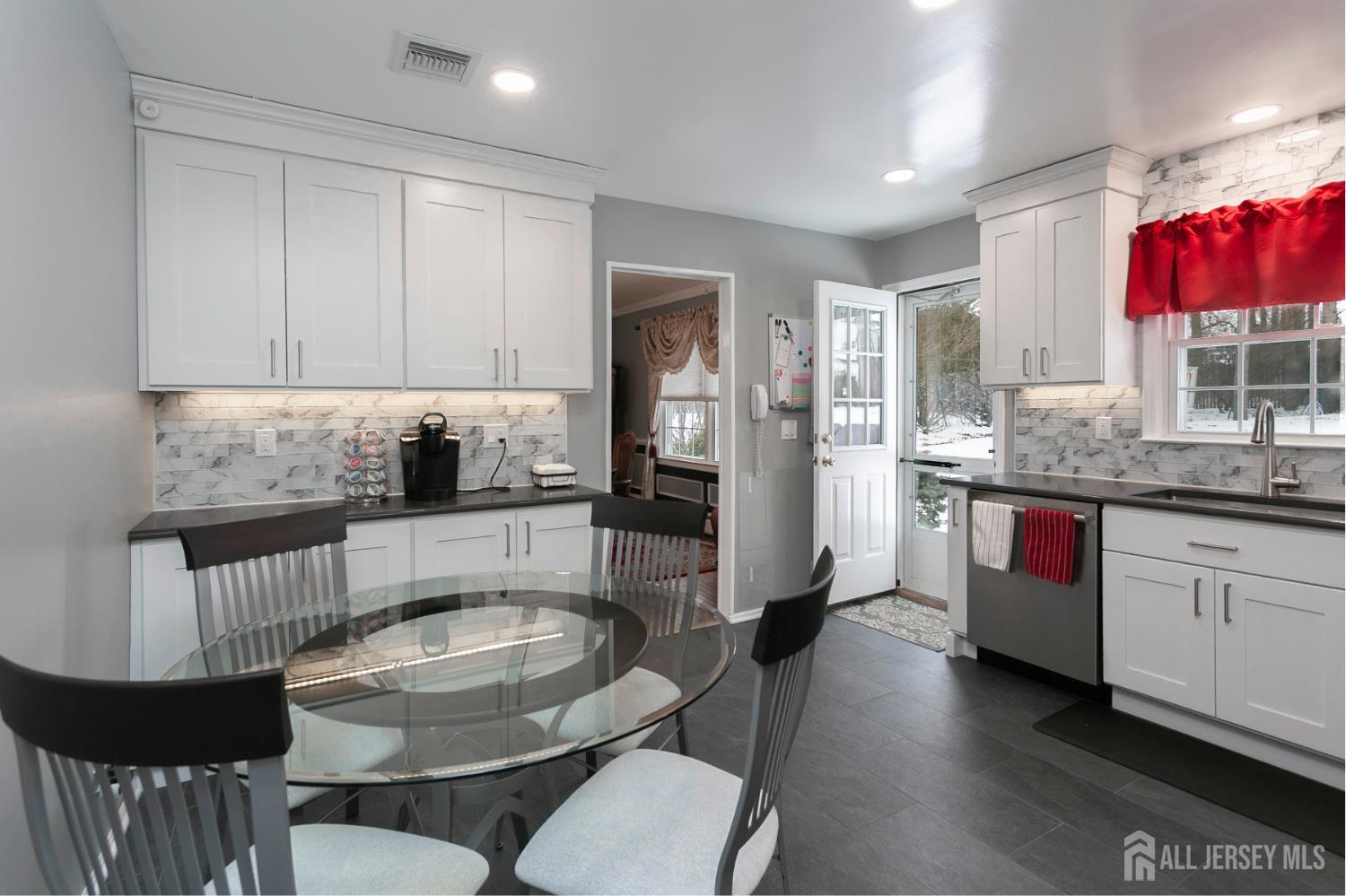 3 Hummingbird Lane, Edison, NJ, 08820 image 13