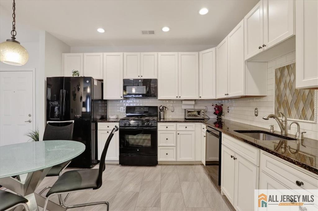 215 Bloomsbury Drive, NJ, 07751 image 10