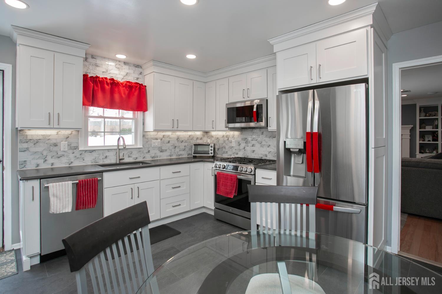 3 Hummingbird Lane, Edison, NJ, 08820 image 14