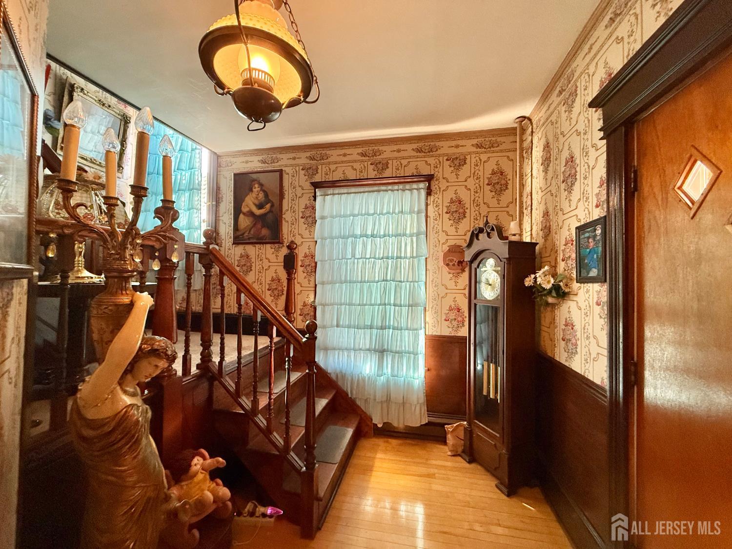 223 Main Street Image 2