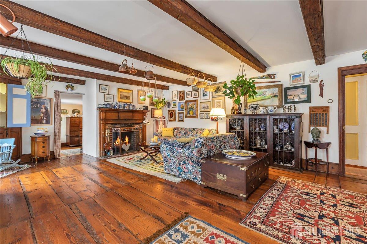 18 Wyckoff Place Image 4