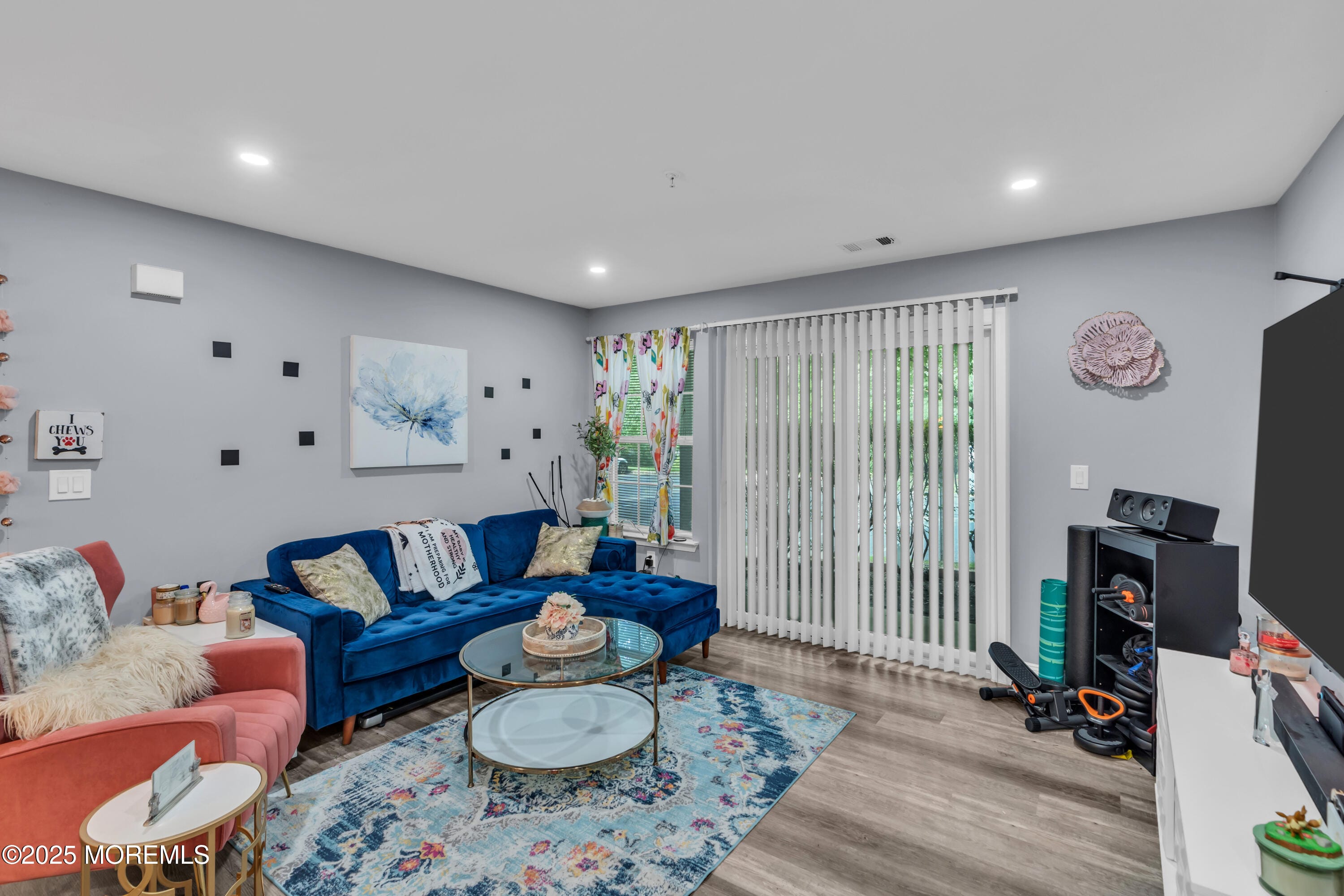 1 Thoroughbred Fare Image 4