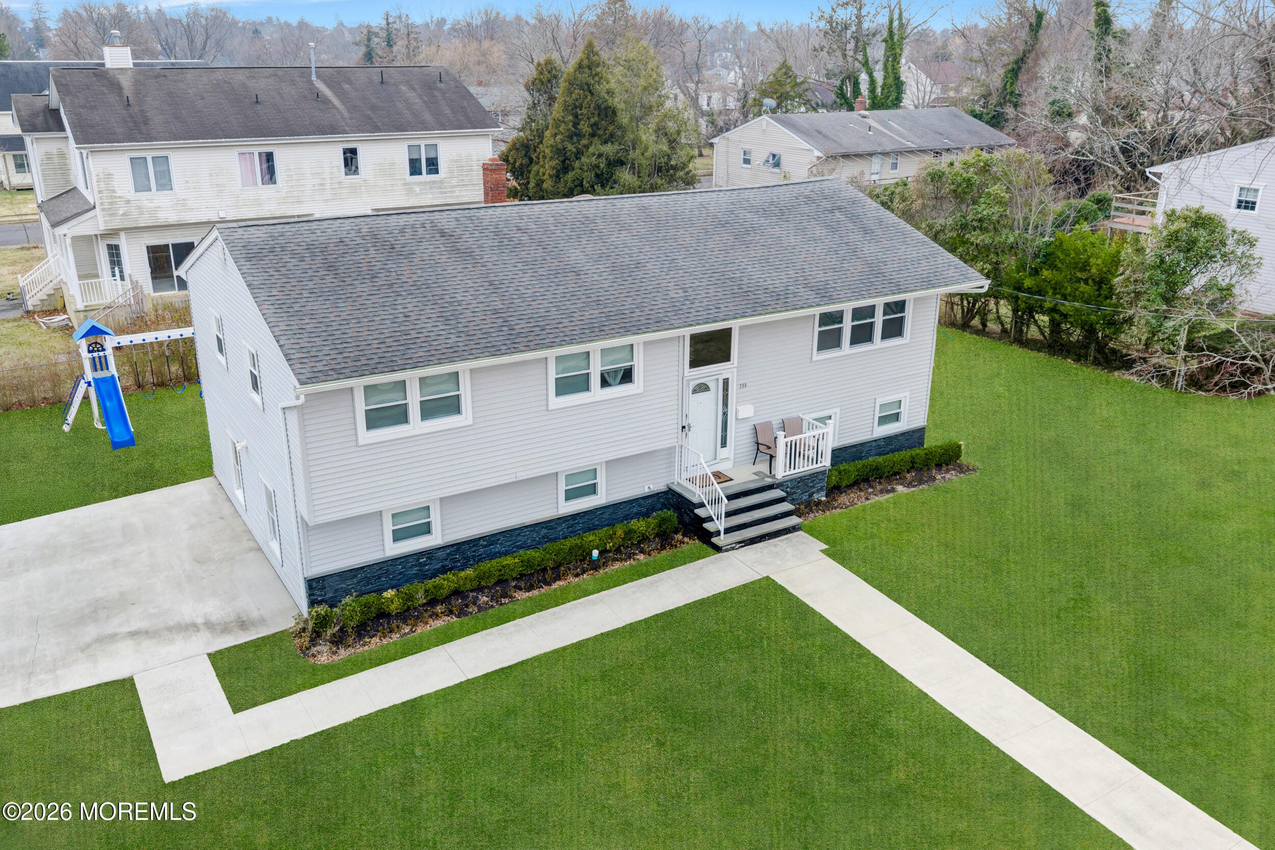 280 Oakley Avenue Image 2