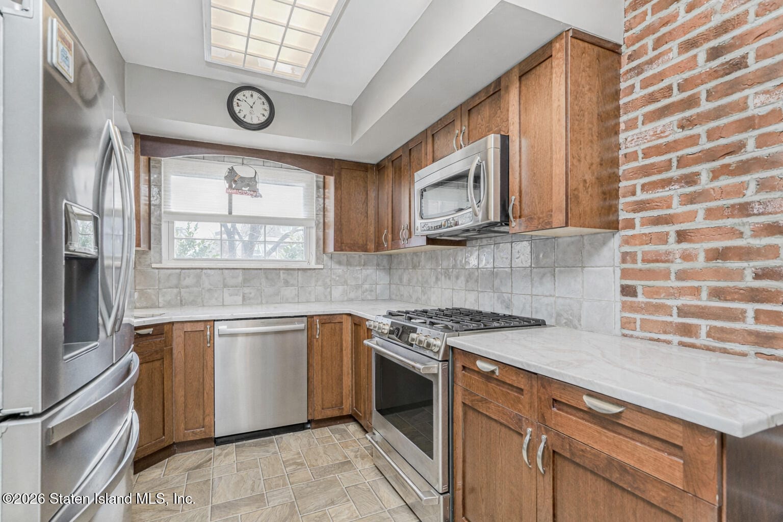 367 Gurley Avenue Image 4