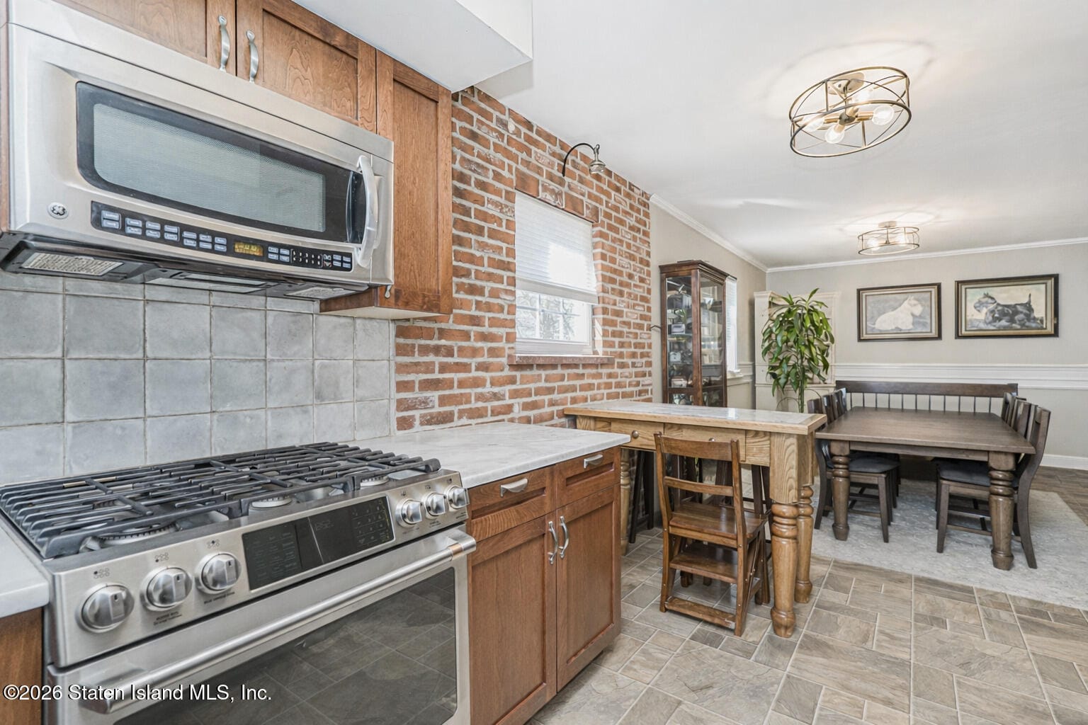 367 Gurley Avenue Image 5