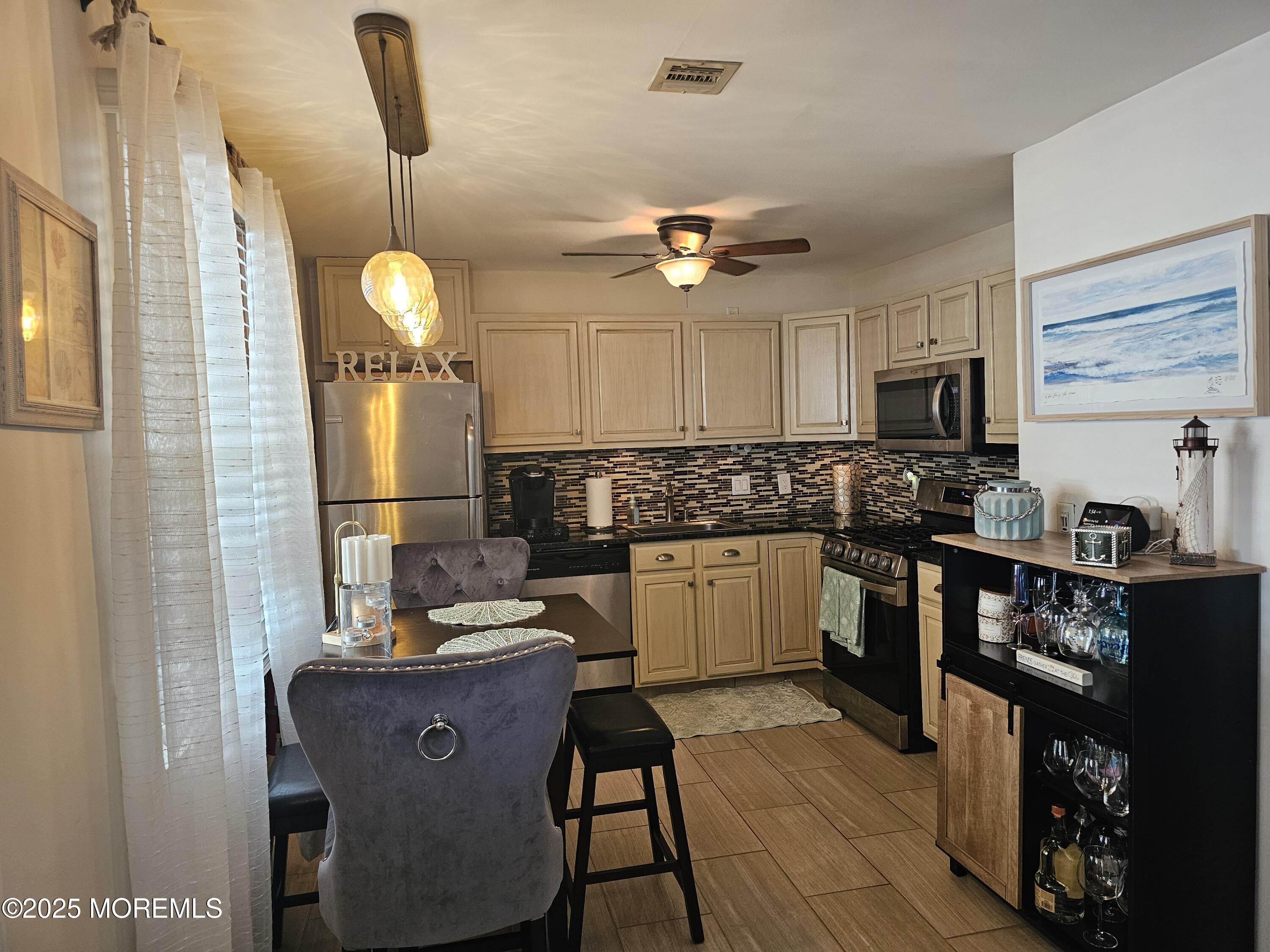 404 Bay Boulevard 2 Image 5