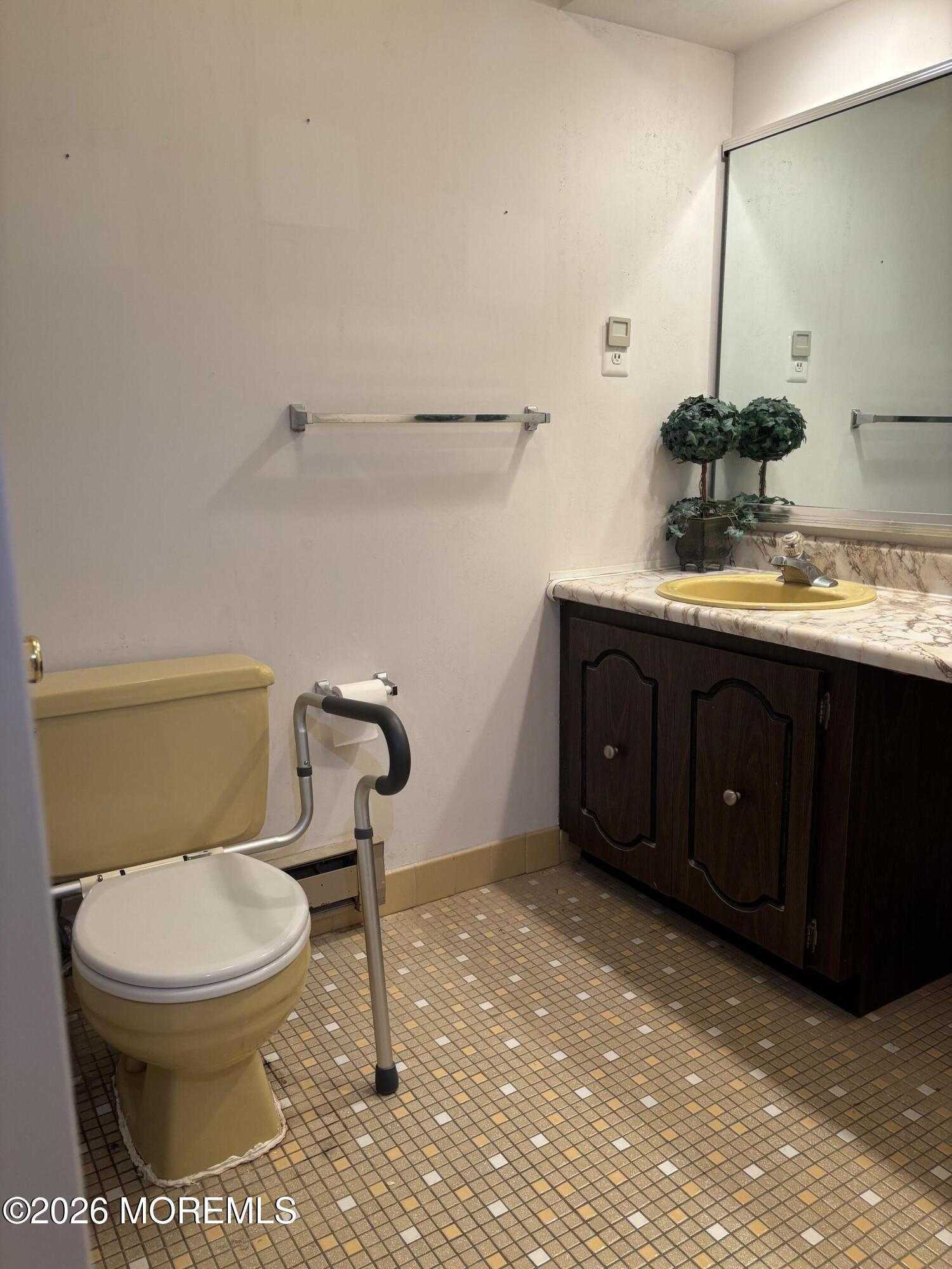 142 Cross Slope Court E, Manalapan, NJ, 07726 image 19