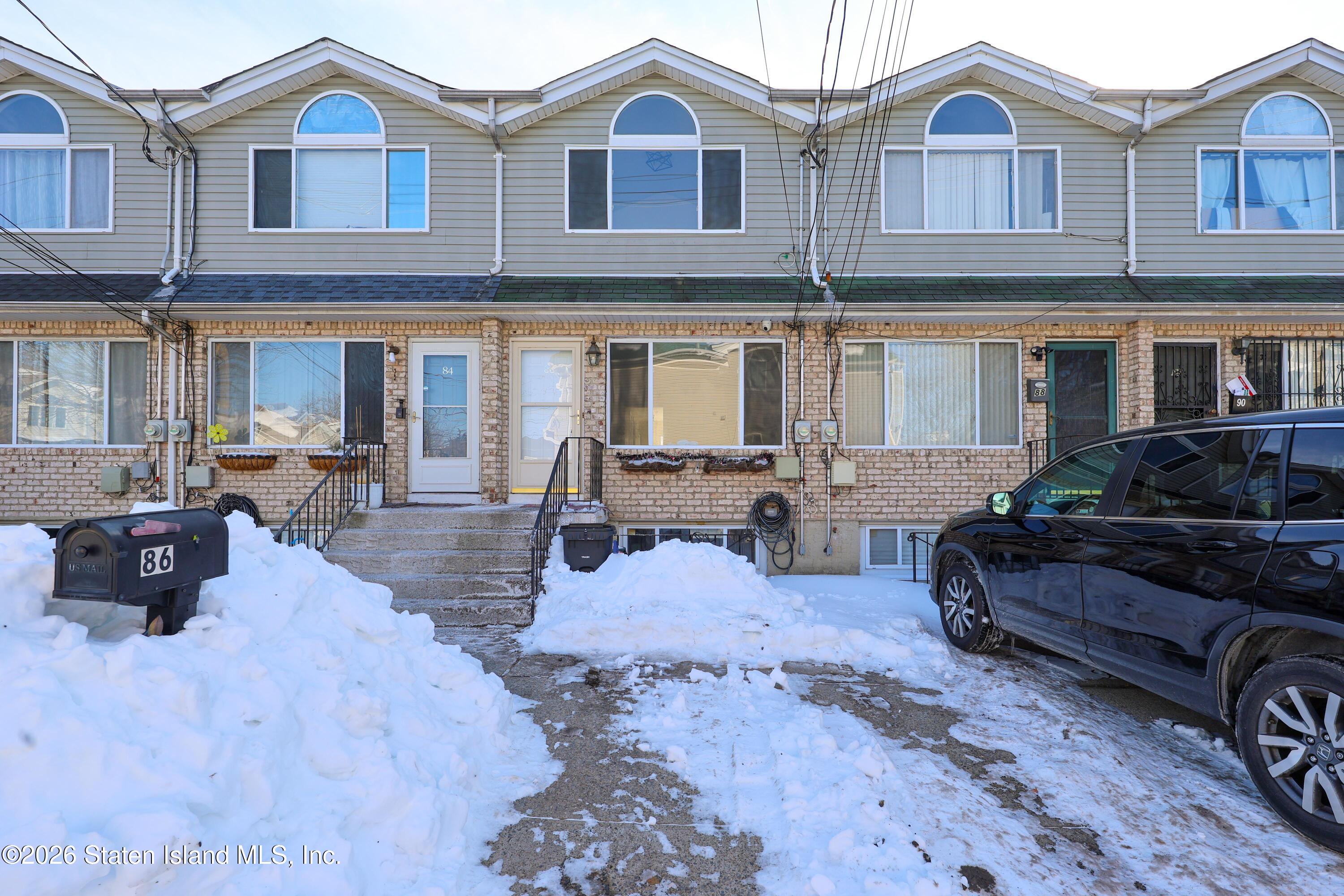 86 Confederation Place Image 1