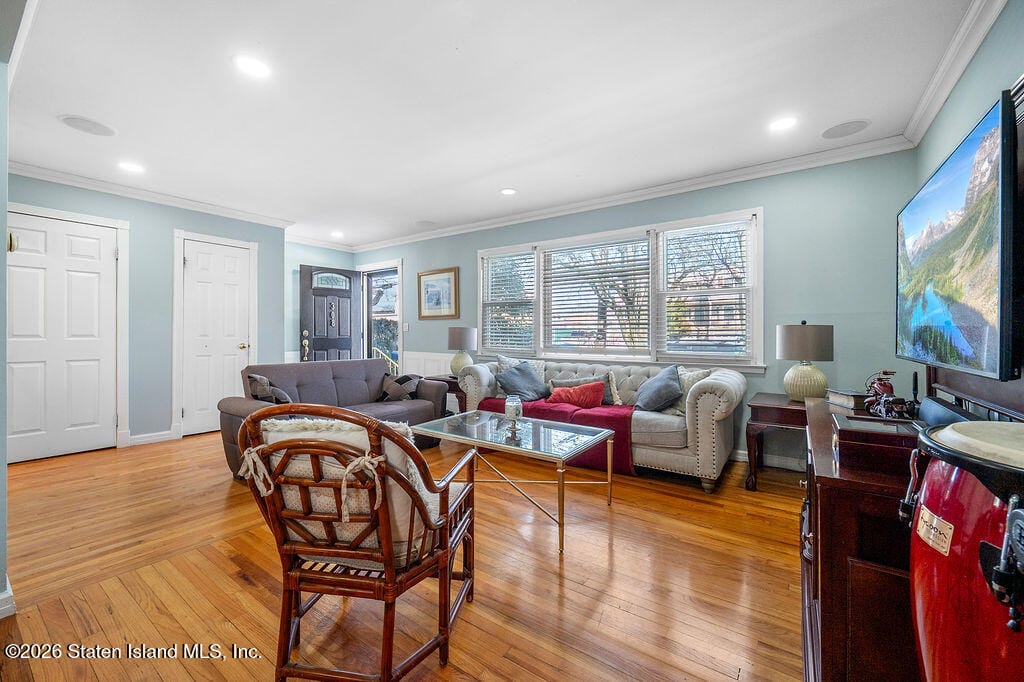 308 Buel Avenue Image 5