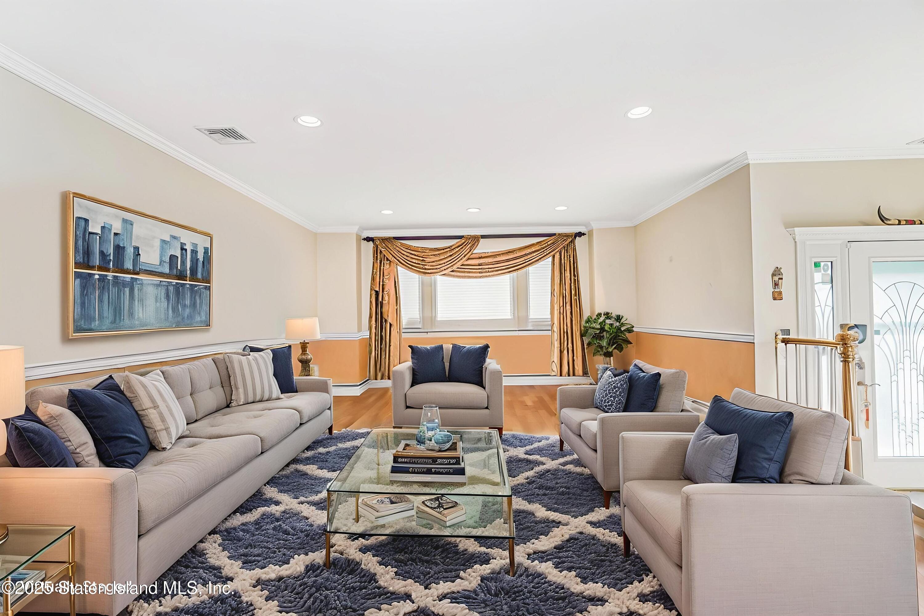 7 Irene Lane Image 2