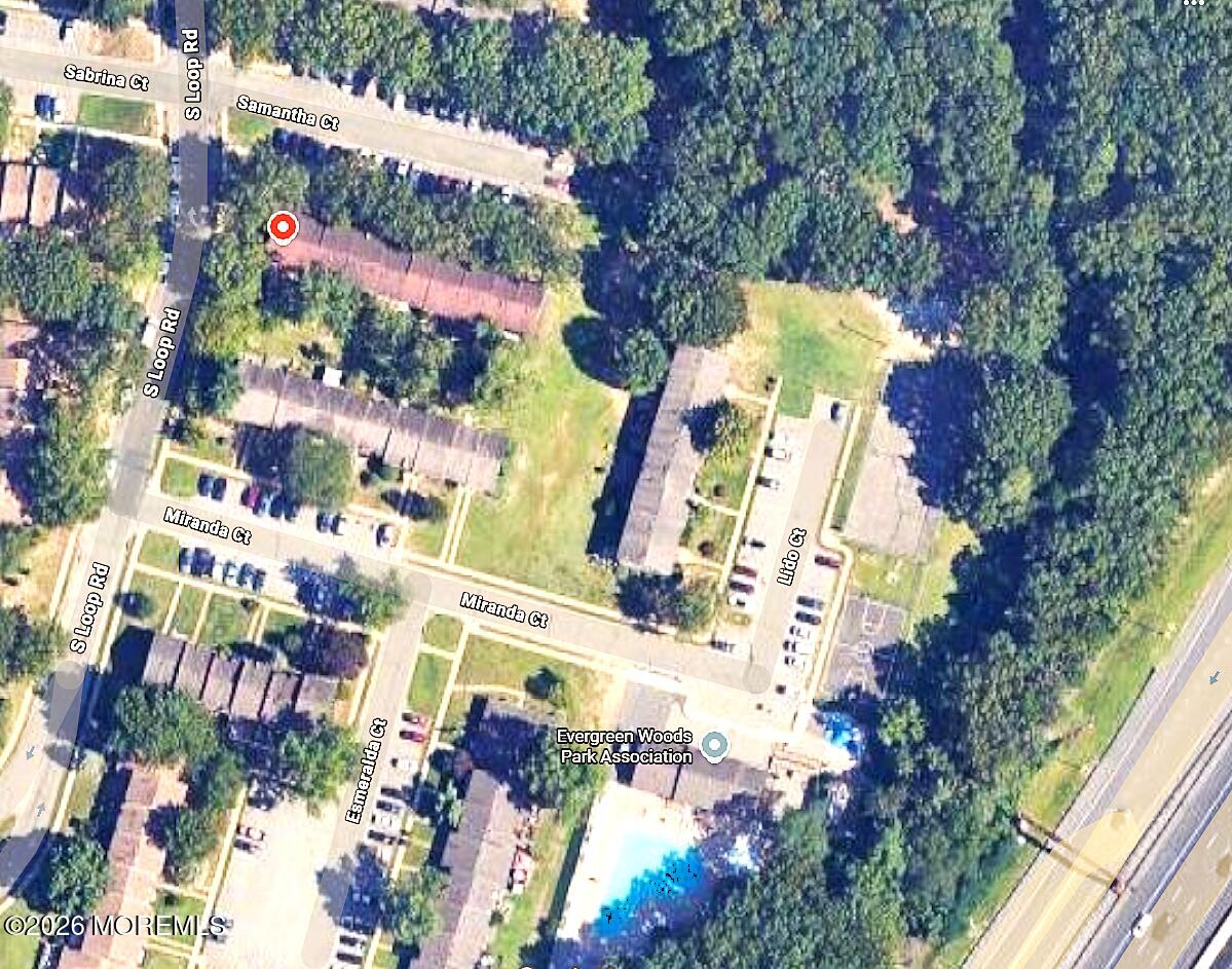 202 Samantha Court Image 3