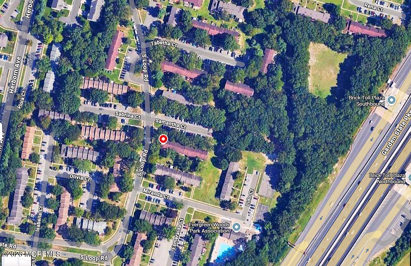 202 Samantha Court Image 2